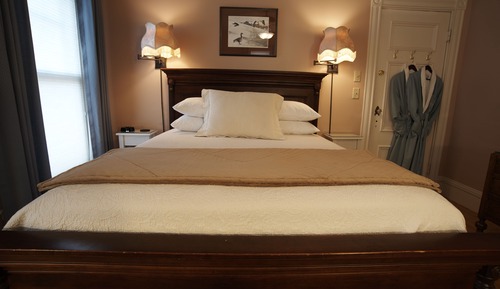 Standard Room, 1 Queen Bed, Non Smoking, Garden View