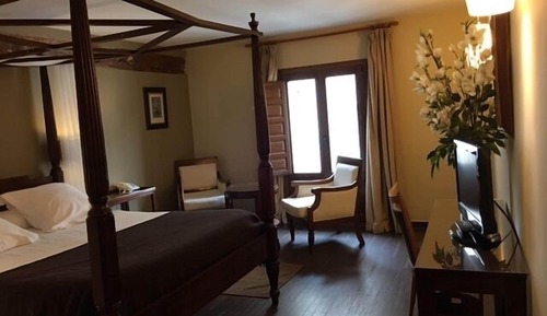 Double Room (Extra bed)