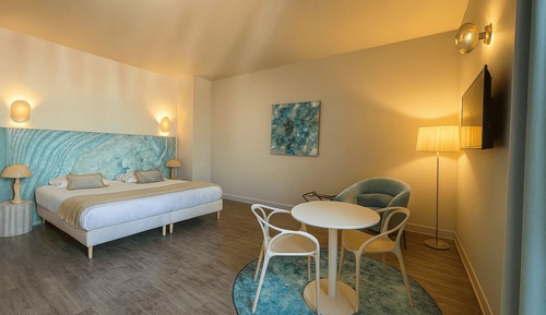 Junior Suite, 1 King Bed (Suite cote Patio)