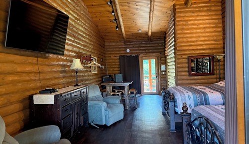 Riverview Lodge Room (4 person)