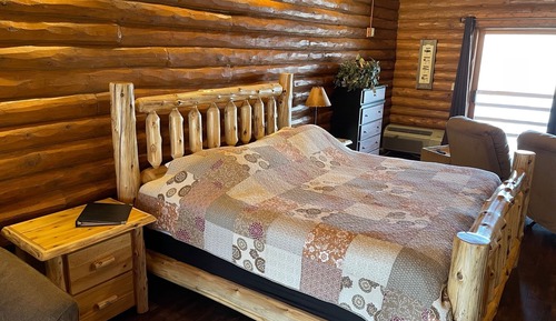 Riverview Deluxe Lodge room (4 person)