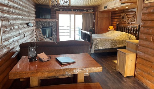 Riverview Villa (4 person)