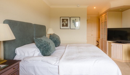 Main House Golf Wing Room