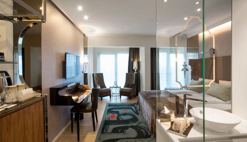 Deluxe King Double Room