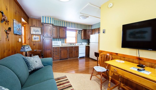 Queen Bed (Town View)