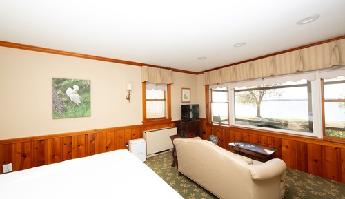 Deluxe Suite, 1 King Bed (Water front)