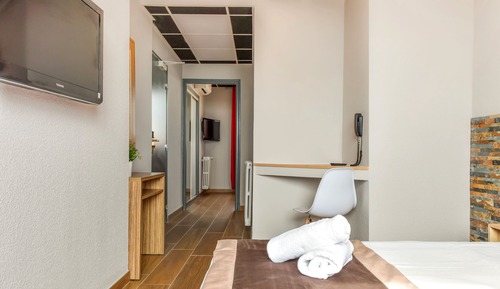 Superior familial room
