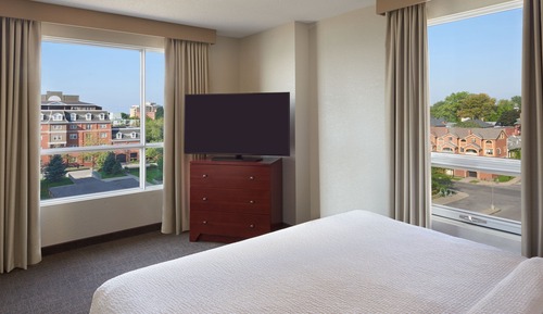Suite, 2 Bedrooms, City View (Corner)