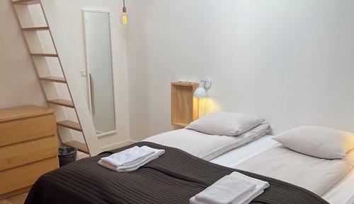 Economy værelse med fælles badeværelse