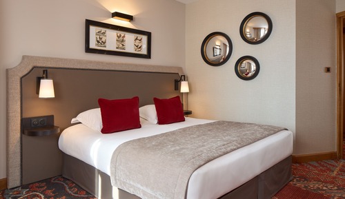 Suite, 1 Queen Bed with Sofa bed, City View