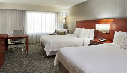 Room, 2 Queen Beds, Hearing Accessible (Accessible Bathtub)