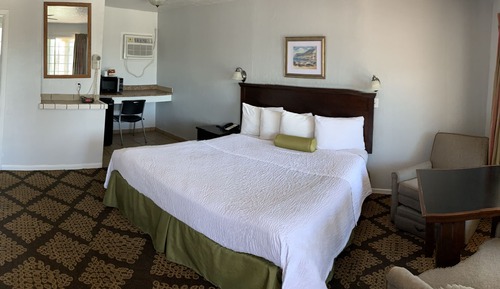 Standard Room, 1 King Bed