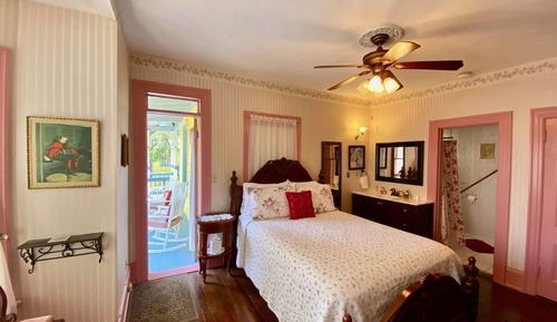 The Elizabeth Bedchamber.