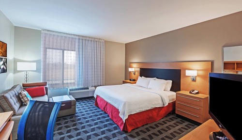 Studio, 1 King Bed with Sofa bed (Hearing Accessible)