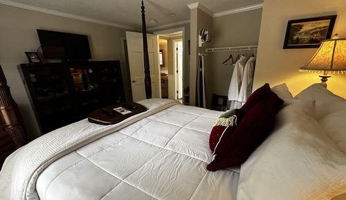 Comfort Suite, 2 Bedrooms, Jetted Tub