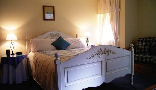 Queen Room (Adults Only)