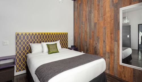 Marvelous Room, Studio Suite, Queen Bed, Courtyard View