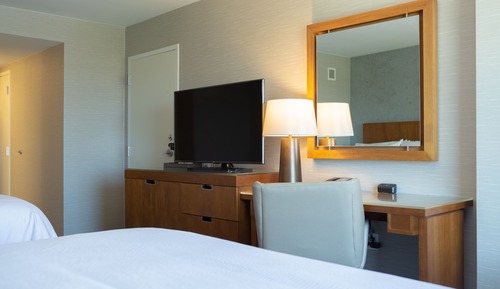 Traditional Room, 2 Queen Beds (Mobility/Hearing Access, Roll-In Shwr)