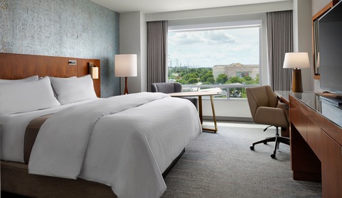Traditional Room, 1 King Bed (Hearing Accessible)