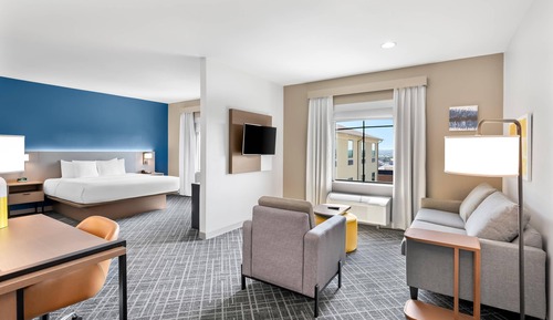 Suite, 1 King Bed with Sofa bed, Non Smoking