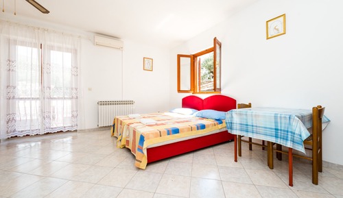 Studio with sea view- no1