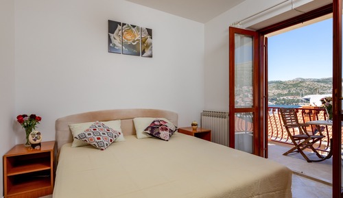 Family Apartment with Sea View