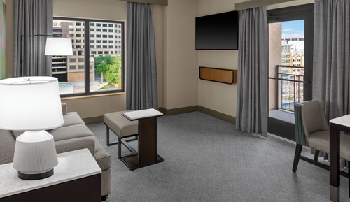 Suite, 1 King Bed, Accessible, Non Smoking
