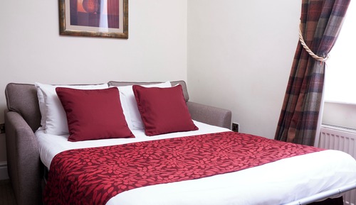 Family Room Sleeps 4