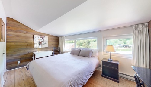 Premium Condo, 4 Bedrooms, Mountain View (Ski-in/Ski-out)