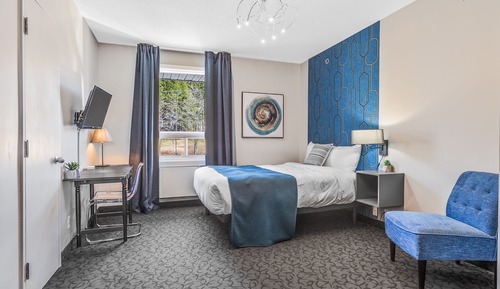 Standard Room, 1 Queen Bed, City View