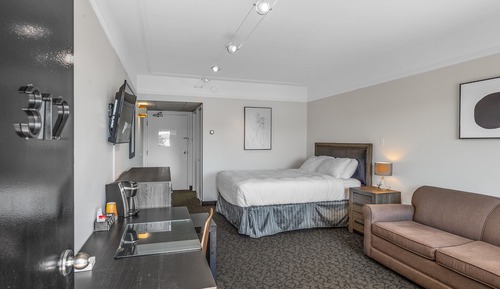 Superior Room, 1 Queen Bed, Lake View