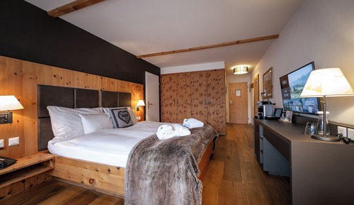 Family Suite, 1 Bedroom, Patio, Garden View