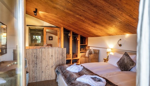 Luxury Suite, 2 Bathrooms, Mountain View