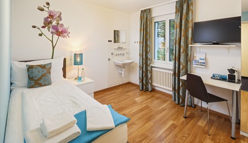 Single Room, Shared Bathroom