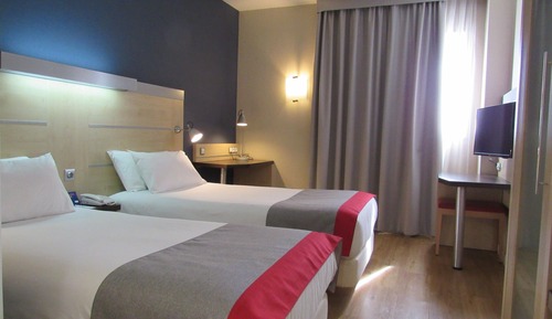 Standard Room, 2 Twin Beds (Free Breakfast)