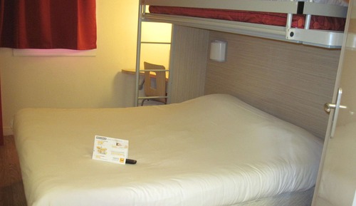 Standard Room, Multiple Beds (1 Double and 1 Single bed)