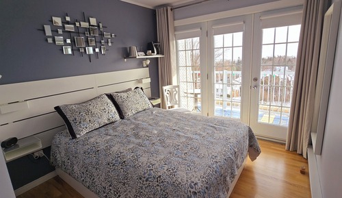 Room, 1 Queen Bed, Balcony, River View (Les tulipes)