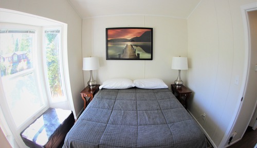 Deluxe Cabin, 1 Queen Bed with Sofa bed, Kitchen, River View (1)