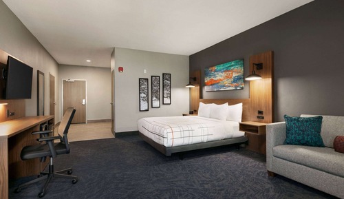 Deluxe Room, 1 King Bed, Accessible, Non Smoking (Tub with Grab Bars)