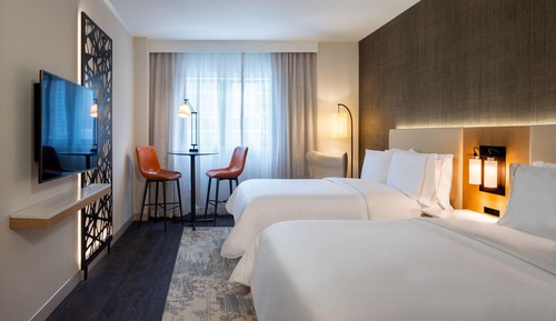 Deluxe Room, 2 Queen Beds (Mobility Accessible, Tub)