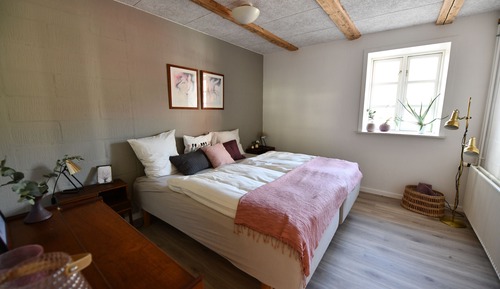 Classic Double or Twin Room, Shared Bathroom