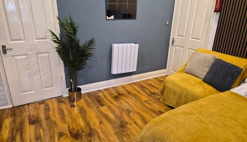 Studio (4, next to tube station)