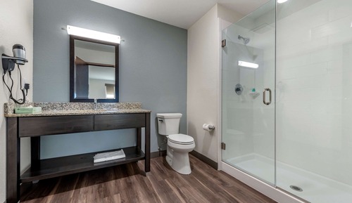 Suite, 1 King Bed, Accessible, Non Smoking