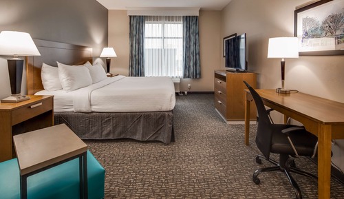 Standard Room, 1 King Bed, Accessible, Kitchenette