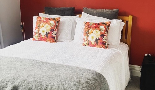 Deluxe Cottage, 1 Queen Bed with Sofa bed, Non Smoking