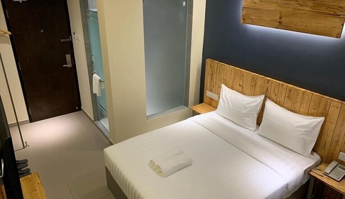 Superior Queen Window