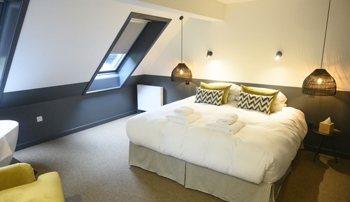 Deluxe Suite, Bathtub