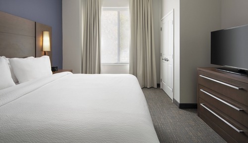 Suite, 1 Bedroom (Mobility Accessible, Roll-In Shower)