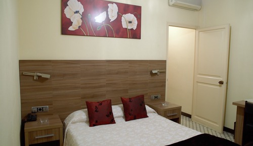 Standard Double Room, 1 Queen Bed