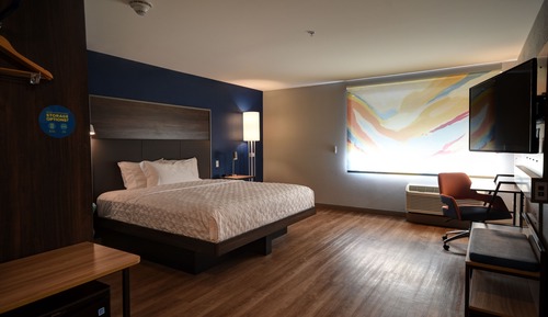 Room, 1 King Bed, Accessible (Hearing)